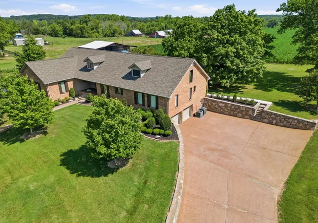 Photo 3 of Mansion for sale at 2760 Cedar Grv Rd, Lebanon, TN 37087 | MLS# 3269648 | Listing updated on 2026-08-24