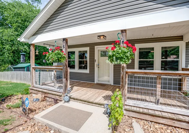 Photo 4 of Single family home for sale at 9947 Old Hwy 46, Bon Aqua, TN 37025 | MLS# 3225096 | Listing updated on 2026-09-23
