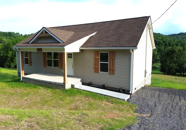 Homes for sale in Brush Creek, TN | 15 Wilkerson Hollow Ln, Brush Creek, TN 38547 | MLS# 3225114