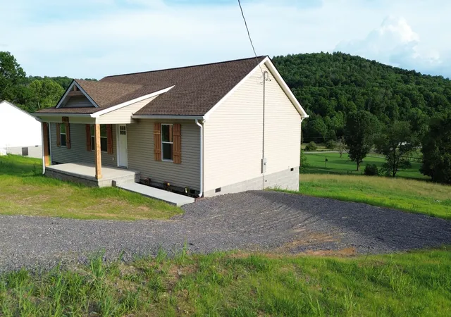Homes for sale in Brush Creek, TN | 15 Wilkerson Hollow Ln, Brush Creek, TN 38547 | MLS# 3225114