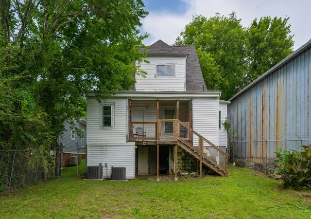 Homes for sale in Chattanooga, TN | 812 E 10th Street, Chattanooga, TN 37403 | MLS# 3225178