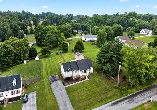 Photo 3 of Single family home for sale at 3911 Kings Ct, Cookeville, TN 38501 | MLS# 3225239 | Listing updated on 2026-09-01
