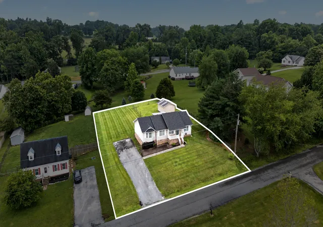 Photo 4 of Single family home for sale at 3911 Kings Ct, Cookeville, TN 38501 | MLS# 3225239 | Listing updated on 2026-09-01