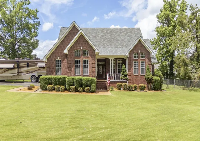 Homes for sale in Savannah, TN | 135 Betsy Dr, Savannah, TN 38372 | MLS# 3225191