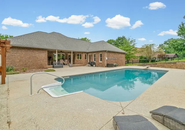 Photo 1 of Single family home for sale at 455 Stonemeadow Rd, Clarksville, TN 37043 | MLS# 3225535 | Listing updated on 2026-10-28