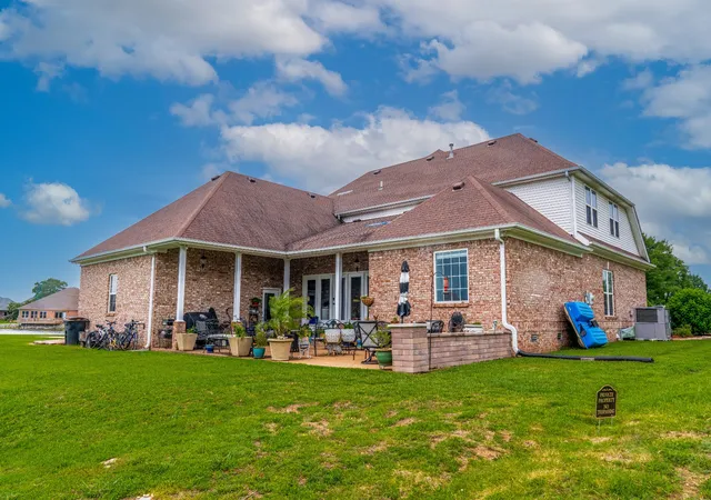 Homes for sale in Dyersburg, TN | 2164 Fairway Dr, Dyersburg, TN 38024 | MLS# 3225250