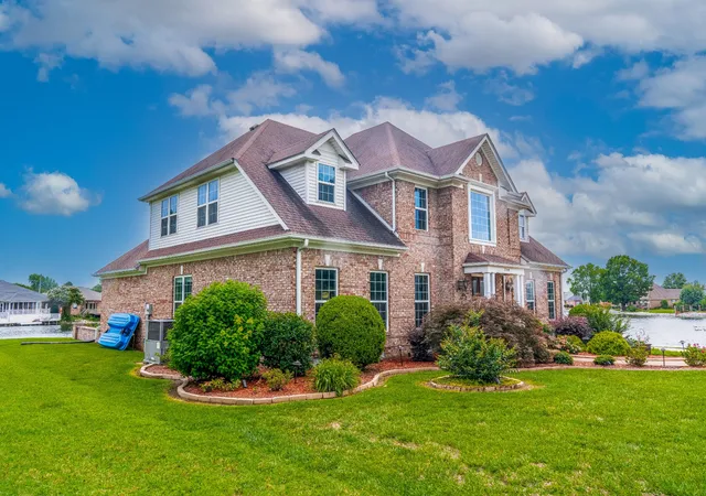 Homes for sale in Dyersburg, TN | 2164 Fairway Dr, Dyersburg, TN 38024 | MLS# 3225250