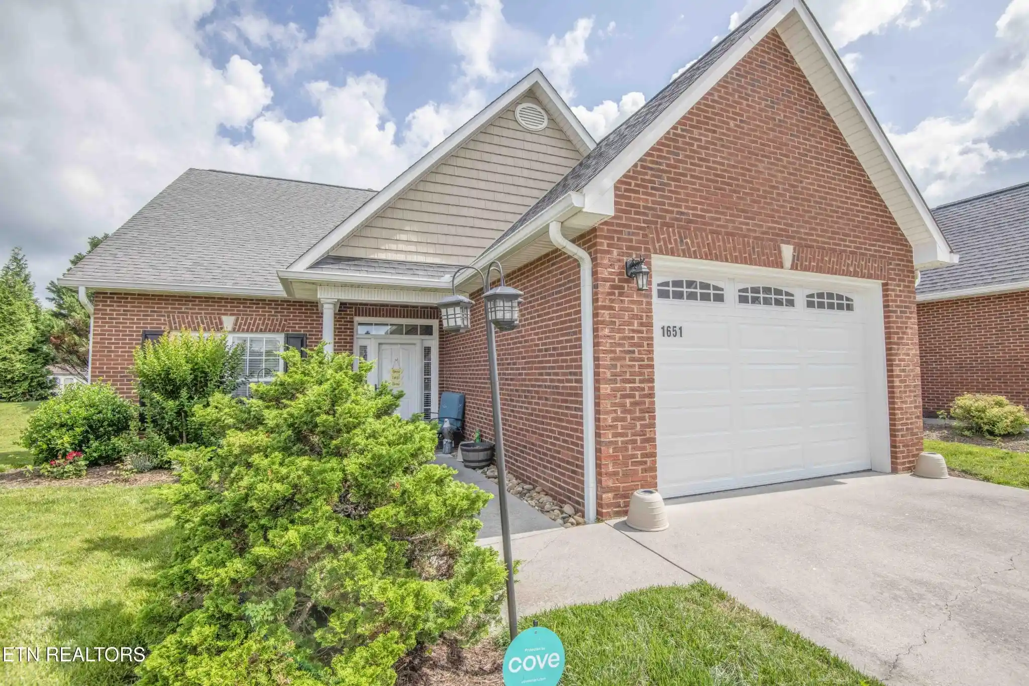 Listing Photo 1 - Condo for sale in 1651 Wisteria Vw Wy located at 1651 Wisteria Vw Wy, Knoxville, TN 37914 - Unit 1651 Wisteria View Way