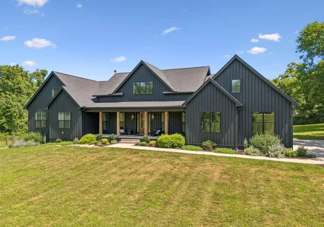 Photo 2 of Sale Pending at 2284 Stephens Rd, Columbia, TN 38401 | MLS# 3251182 | Listing updated on 2026-10-06