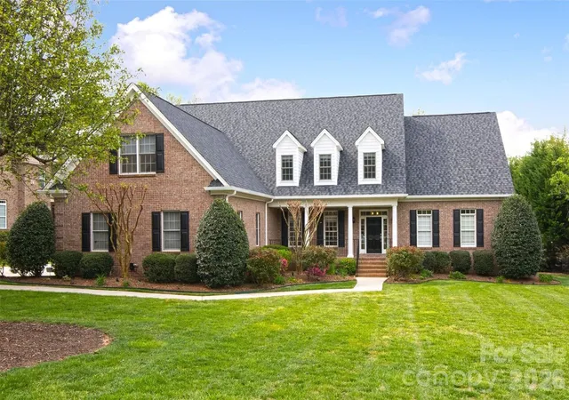 Photo 1 of Sale Pending at 8707 Calumet Farms Dr, Waxhaw, NC 28173 | MLS# 3225327 | Listing updated on 2026-06-06
