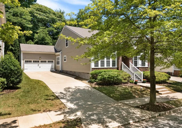 Photo 3 of Single family home for sale at 4307 Barnes Cvs Dr, Nashville, TN 37211 | MLS# 3225985 | Listing updated on 2026-08-31