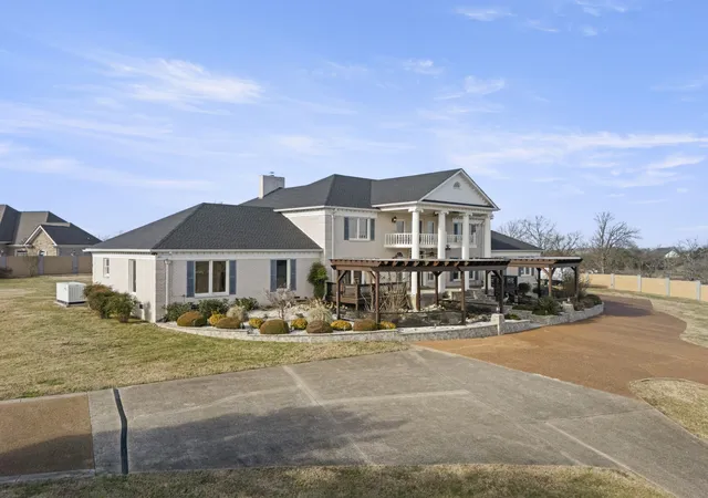 Photo 1 of Mansion for sale at 201 Vineyard Way, Lebanon, TN 37087 | MLS# 3225430 | Listing updated on 2026-08-29