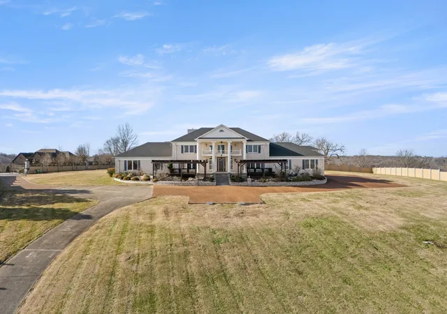 Photo 2 of Mansion for sale at 201 Vineyard Way, Lebanon, TN 37087 | MLS# 3225430 | Listing updated on 2026-08-29