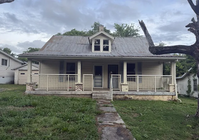 Homes for sale in Springfield, TN | 852 N Brown St, Springfield, TN 37172 | MLS# 3225451