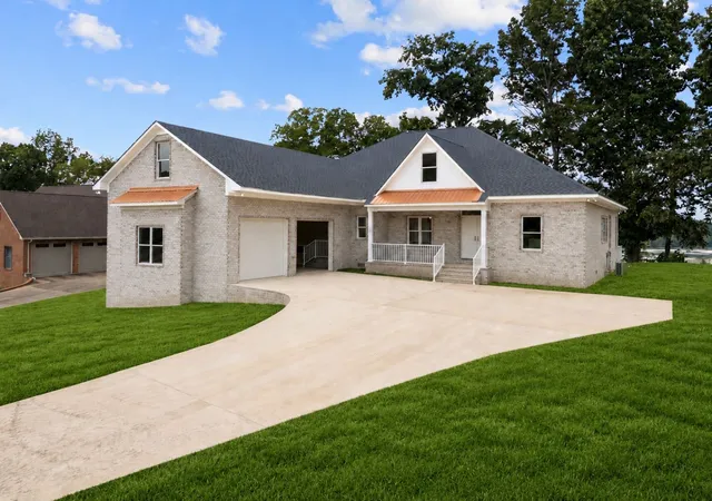 Homes for sale in Clifton, TN | 980 Skyline Dr, Clifton, TN 38425 | MLS# 3225485