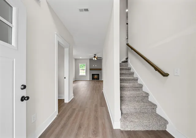 Photo 4 of Single family home for sale at 77 Sycamore Hl, Clarksville, TN 37042 | MLS# 3226102 | Listing updated on 2026-08-19