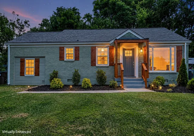 Homes for sale in Nashville, TN | 2217 Pinewood Rd, Nashville, TN 37216 | MLS# 3225577