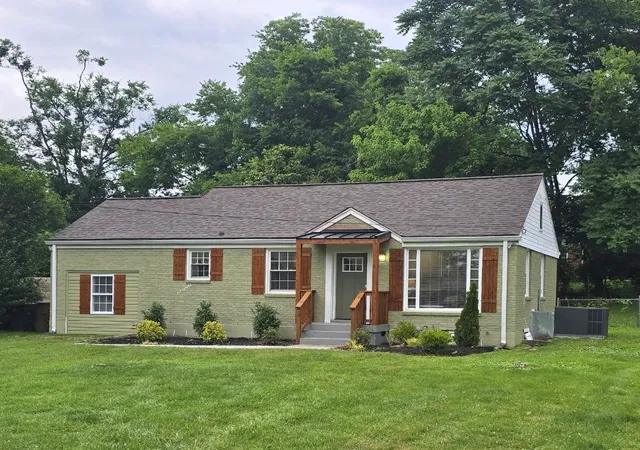 Homes for sale in Nashville, TN | 2217 Pinewood Rd, Nashville, TN 37216 | MLS# 3225577