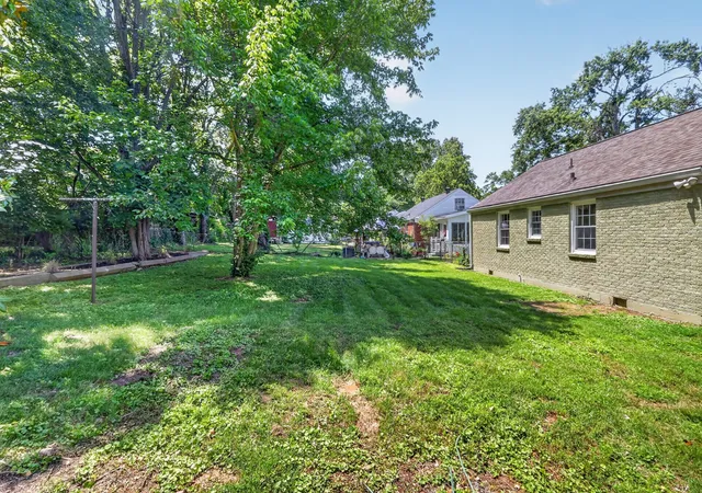 Homes for sale in Nashville, TN | 2217 Pinewood Rd, Nashville, TN 37216 | MLS# 3225577