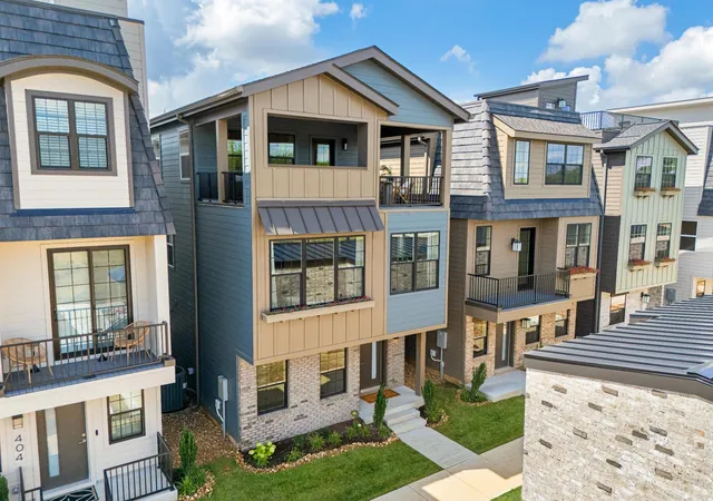 Photo 1 of Sale Pending at 2424 W Heiman St, Nashville, TN 37208 | MLS# 3314635 | Listing updated on 2026-08-03