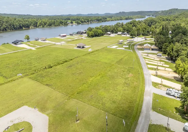 Homes for sale in Clifton, TN | 823 River Front Dr, Clifton, TN 38425 | MLS# 3225581