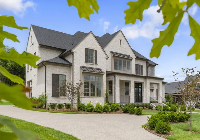 Photo 3 of Mansion for sale at 1707 Southwick Dr, Brentwood, TN 37027 | MLS# 3231277 | Listing updated on 2026-10-07