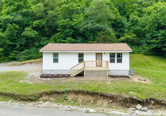 Photo 3 of House for sale at 1784 Hurricane Crk Rd, Woodbury, TN 37190 | MLS# 3225617 | Listing updated on 2026-06-12