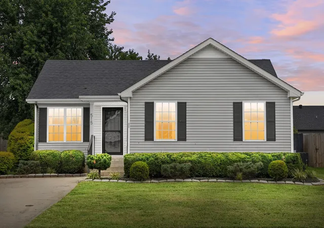 1st image of 515 Oakmont Dr, Clarksville, TN 37042 | MLS# 3309267