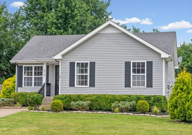 Photo 3 of Single family home for sale at 515 Oakmont Dr, Clarksville, TN 37042 | MLS# 3309267 | Listing updated on 2026-09-25