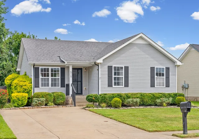 Photo 4 of Single family home for sale at 515 Oakmont Dr, Clarksville, TN 37042 | MLS# 3309267 | Listing updated on 2026-10-07