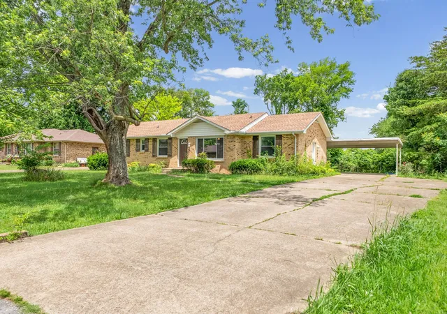 Photo 2 of Single family home for sale at 101 Susan St, Clarksville, TN 37042 | MLS# 3225706 | Listing updated on 2026-10-15