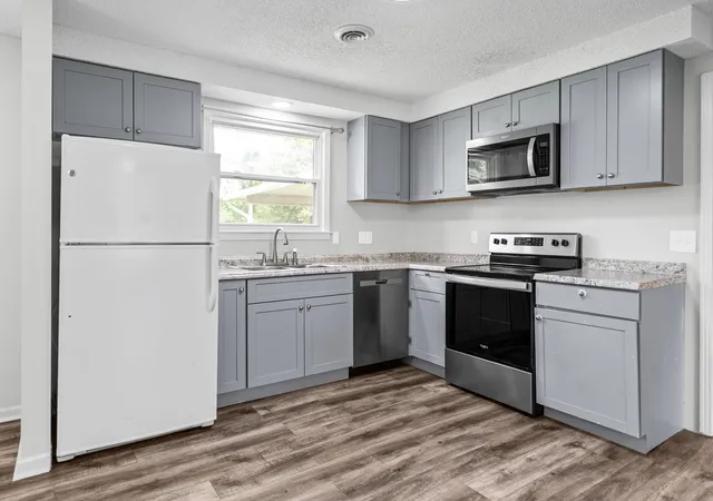 Photo 4 of Single family home for sale at 101 Susan St, Clarksville, TN 37042 | MLS# 3225706 | Listing updated on 2026-10-15