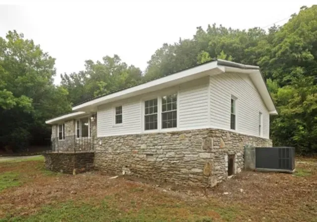 Photo 1 of Single family home for sale at 253 Shelbyville Hwy, Fayetteville, TN 37334 | MLS# 3225801 | Listing updated on 2026-10-01