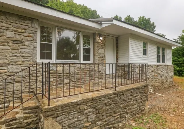Photo 2 of Single family home for sale at 253 Shelbyville Hwy, Fayetteville, TN 37334 | MLS# 3225801 | Listing updated on 2026-10-01