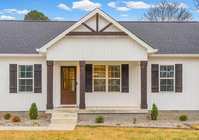 2nd image of 205 Maple St, Adams, TN 37010 | MLS# 3226032