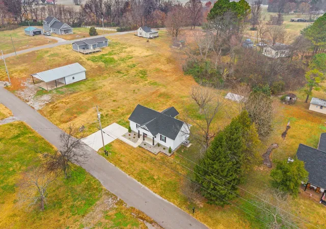 23rd image of 205 Maple St, Adams, TN 37010 | MLS# 3226032