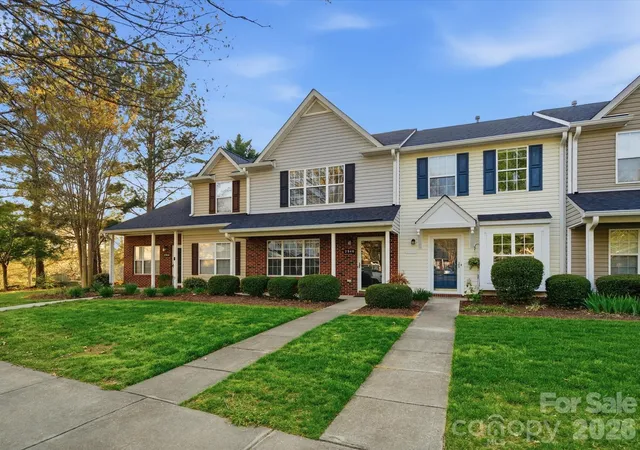 3rd image of 2940 Mayer House Ct, Charlotte, NC 28214 | MLS# 3225844