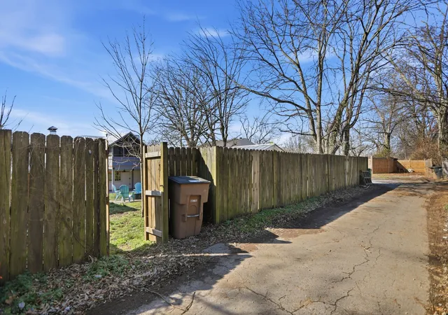 Homes for sale in Nashville, TN | 1035 Seymour Ave, Nashville, TN 37206 | MLS# 3225962
