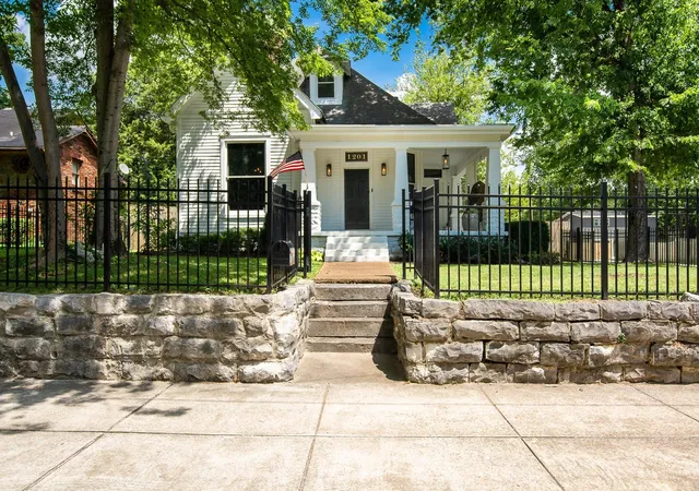 Homes for sale in Nashville, TN | 1201 Meridian St, Nashville, TN 37207 | MLS# 3225818