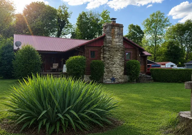 Photo 2 of Single family home for sale at 1408 Sue Ann Ln, Lafayette, TN 37083 | MLS# 3229476 | Listing updated on 2026-10-05