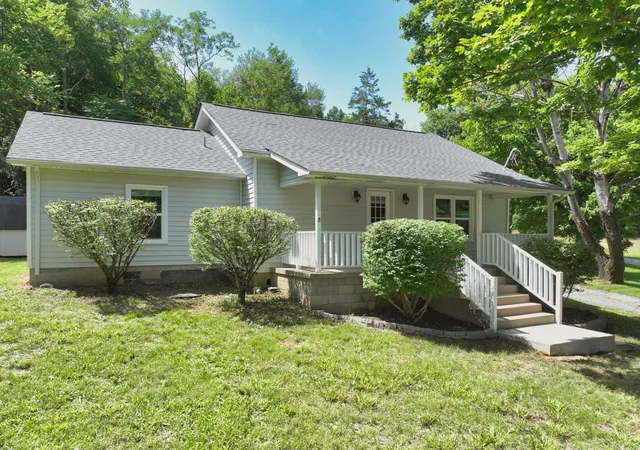 Homes for sale in Goodlettsville, TN | 1290 Louisville Hwy, Goodlettsville, TN 37072 | MLS# 3256250