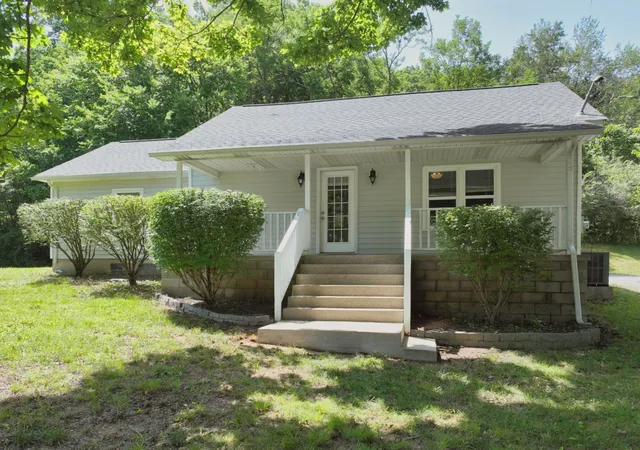 Homes for sale in Goodlettsville, TN | 1290 Louisville Hwy, Goodlettsville, TN 37072 | MLS# 3256250