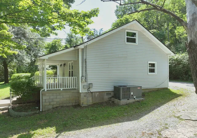 Homes for sale in Goodlettsville, TN | 1290 Louisville Hwy, Goodlettsville, TN 37072 | MLS# 3256250