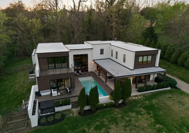 Photo 3 of Single family home for sale at 2616 Tiffany Dr, Nashville, TN 37206 | MLS# 3225930 | Listing updated on 2026-07-31