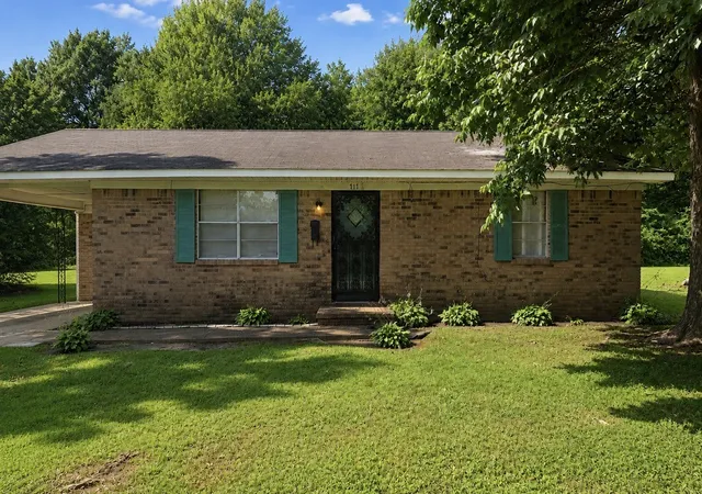 Photo 1 of Single family home for sale at 717 Elizabeth St, Brownsville, TN 38012 | MLS# 3225949 | Listing updated on 2026-09-12