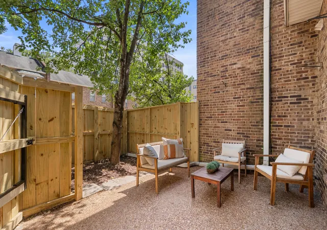 Photo 2 of Townhouse for sale at 102 Fairmont Pl, Nashville, TN 37203 | MLS# 3305093 | Listing updated on 2026-08-24