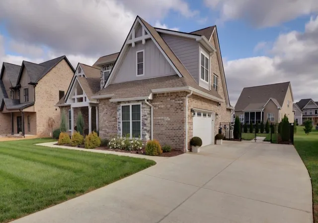 Homes for sale in Clarksville, TN | 437 Sheas Way, Clarksville, TN 37043 | MLS# 3226045