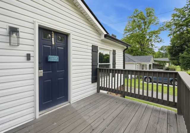 Homes for sale in Springfield, TN | 824 Pitt Ave, Springfield, TN 37172 | MLS# 3234080