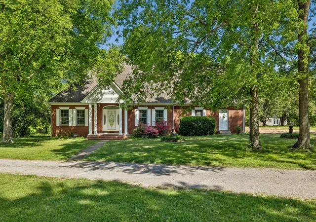 Homes for sale in Castalian Springs, TN | 1019 Hilton Ln, Castalian Springs, TN 37031 | MLS# 3226323