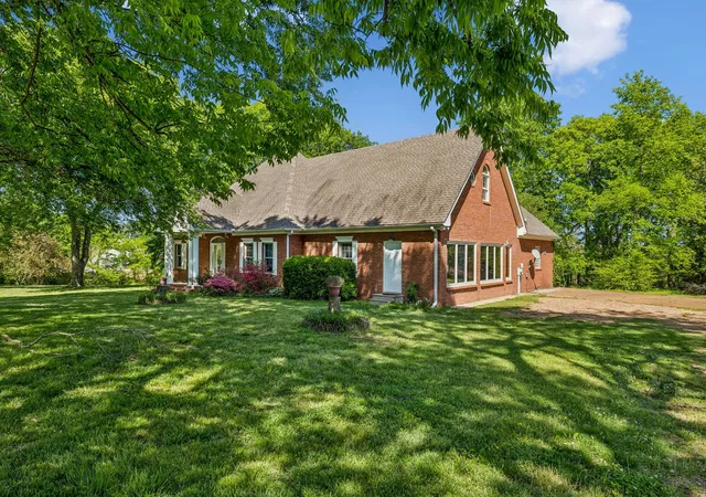 Homes for sale in Castalian Springs, TN | 1019 Hilton Ln, Castalian Springs, TN 37031 | MLS# 3226323
